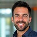 Retrato de Carlos López, fundador de start-up, testimonio de éxito